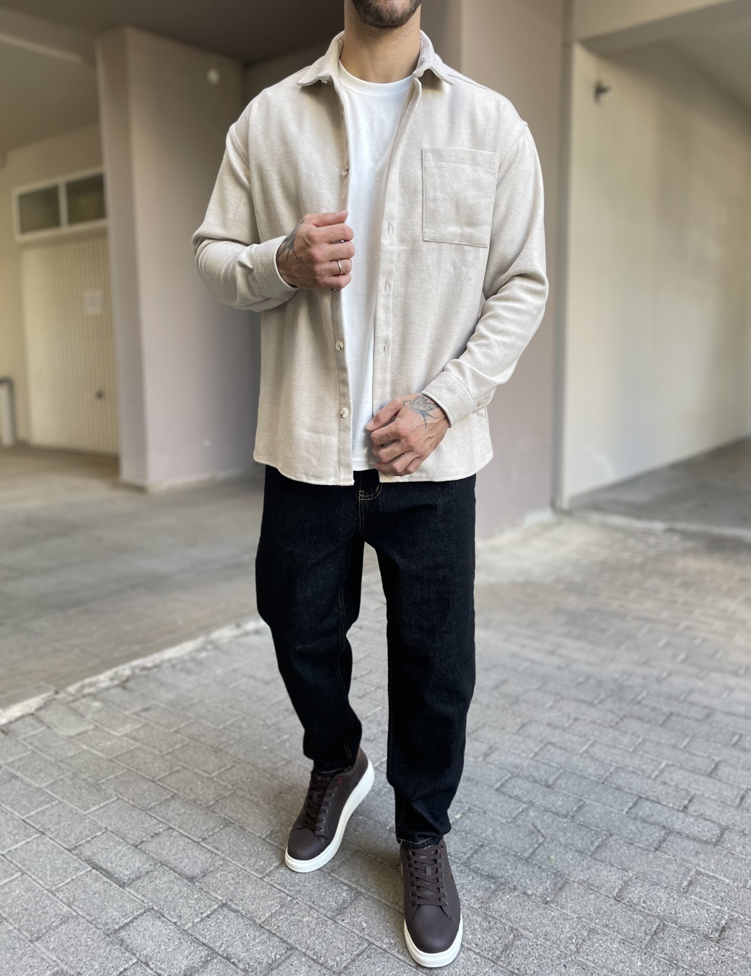 Ανδρικό μπεζ Overshirt με γιακά RMZ328B φωτογραφία